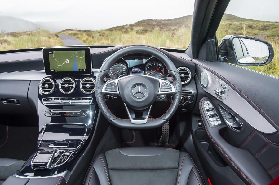 Интерьер Mercedes-AMG C43 4Matic Estate 2016 года  (UK) (фото 10 из 30)